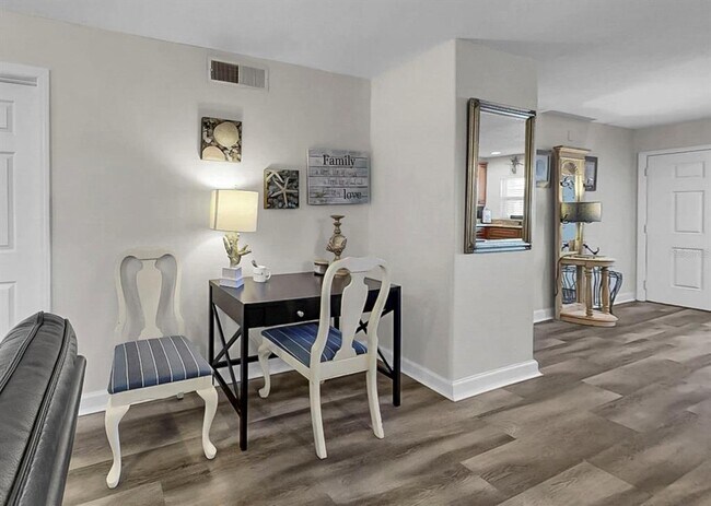 Building Photo - 1028 Apollo Beach Blvd