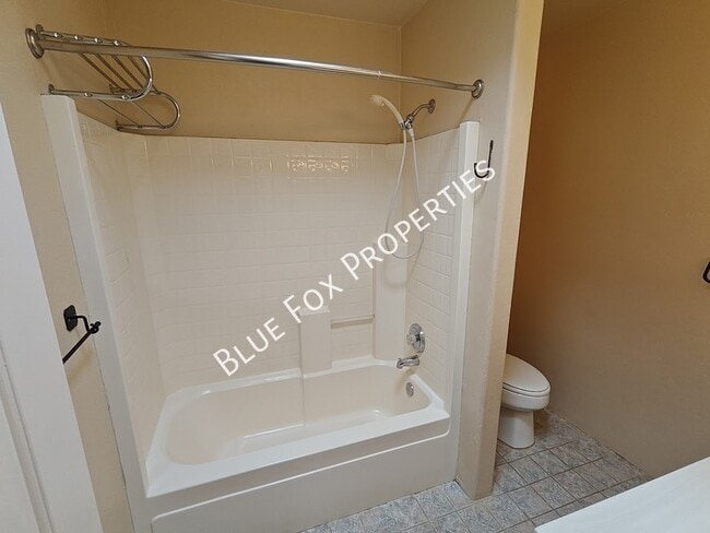 Building Photo - 9097 N Jessy Ln