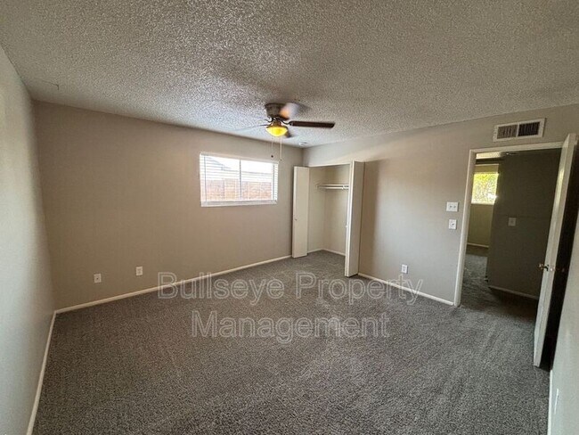Building Photo - 5322 W Caron St