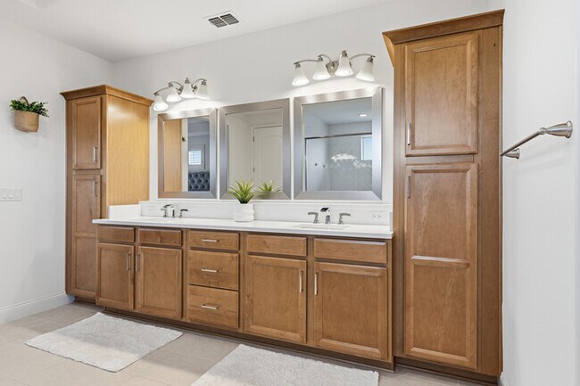 Building Photo - Luxury 5-Bedroom Residence in Eagle Creek with Indoor-Outdoor Living