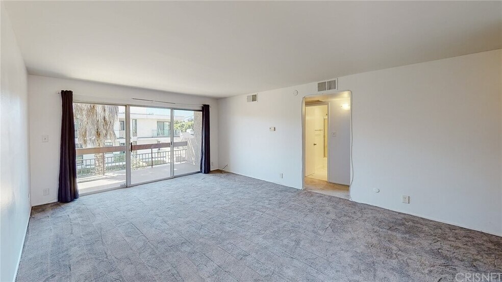 Building Photo - 12157 Moorpark St