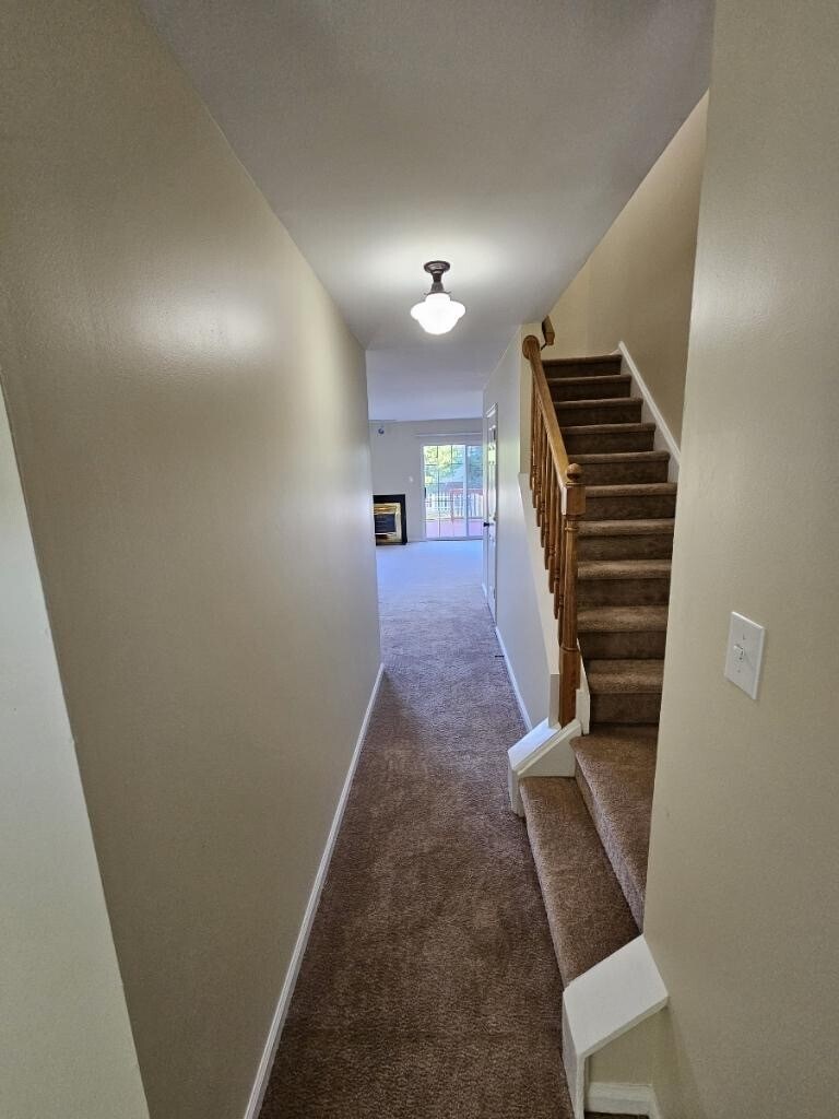 Building Photo - 666 Walnut Tree Dr
