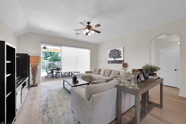 Building Photo - 66 N Whistling Swan Pl