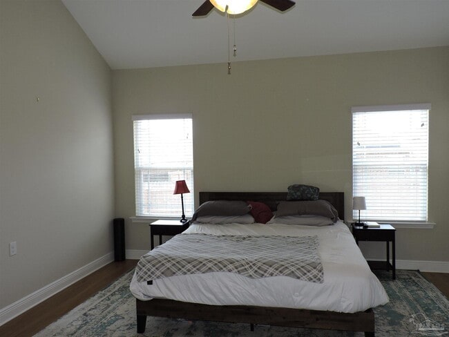 Building Photo - 5643 Vendome Ct