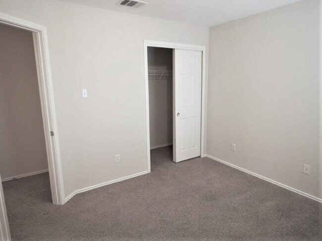 Building Photo - 1705 Honey Creek Ln