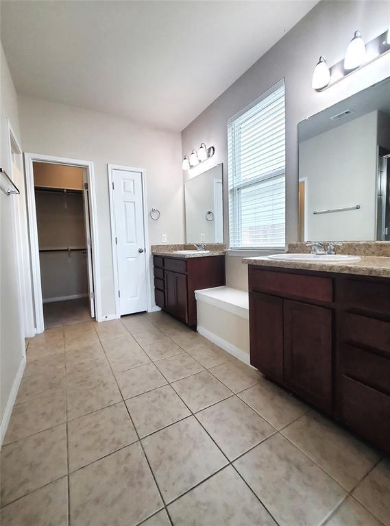 Building Photo - 217 Michaelis Dr