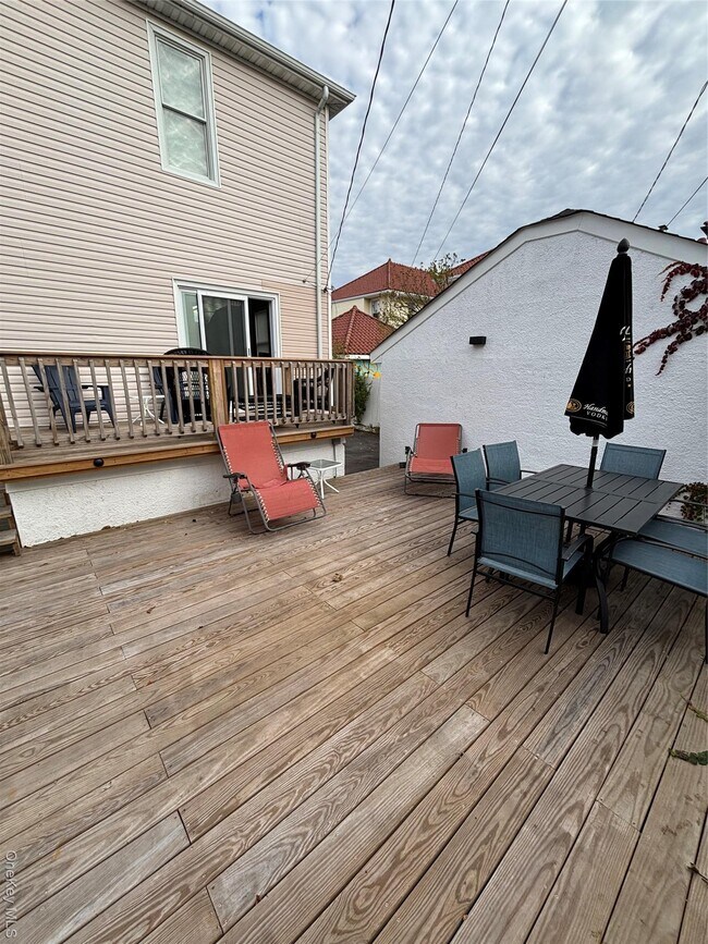 Building Photo - 412 W Hudson St