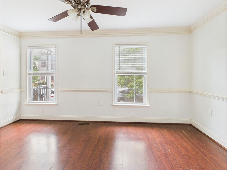 Building Photo - 1712 Kemper St