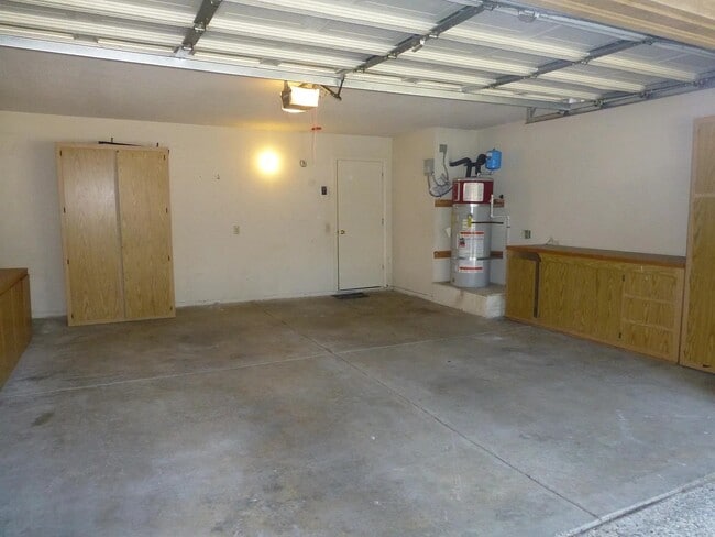 Building Photo - 107 Petrilli Cir