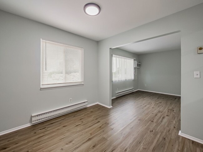 Building Photo - 211 Smt Rdg Dr
