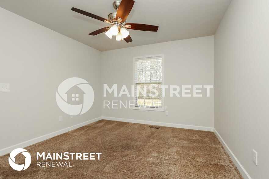 Building Photo - 460 Heatherwood Dr