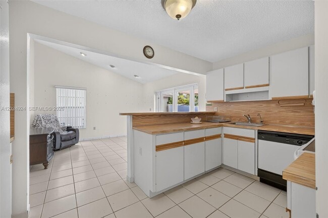 Building Photo - 13440 SW 28th St