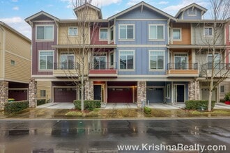 Building Photo - Lovely 2 BR* 2.5 BA Townhome in Hillsboro, Minutes from Orenco Station! **Excellent Location!**