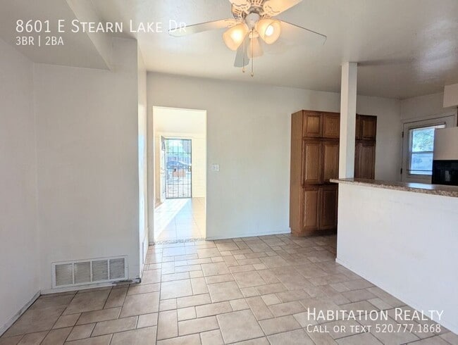 Building Photo - 8601 E Stearn Lake Dr