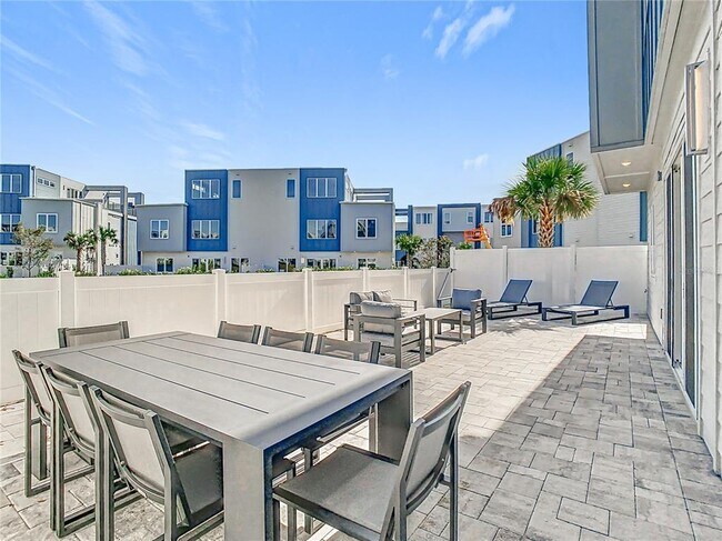 Building Photo - 7770 Sandy Ridge Dr