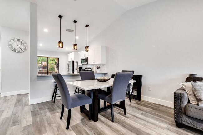 Building Photo - 13155 Chadwick Ct