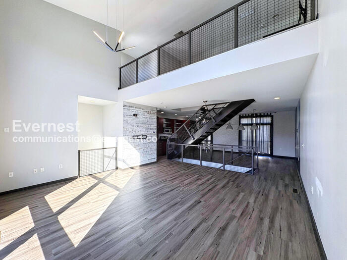 Building Photo - 1273 MacKintosh pknw