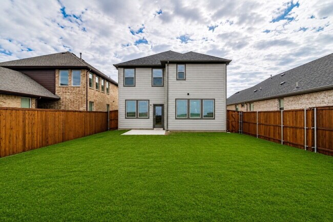 Building Photo - "Modern 3-Bedroom Home with Beautiful Finishes Throughout!"