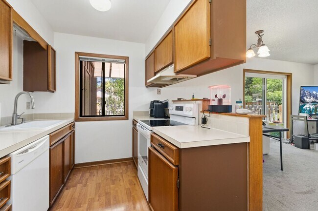 Building Photo - 512 Strachan Dr