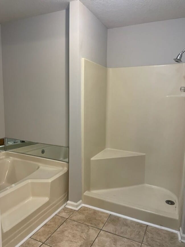 Building Photo - Renovated 3 Bedroom 2 Bath Home for Rent!