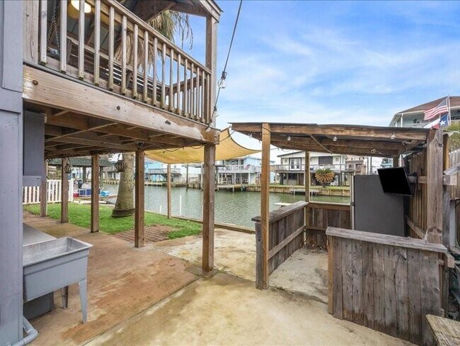 Building Photo - 85 Bayou Vista Dr
