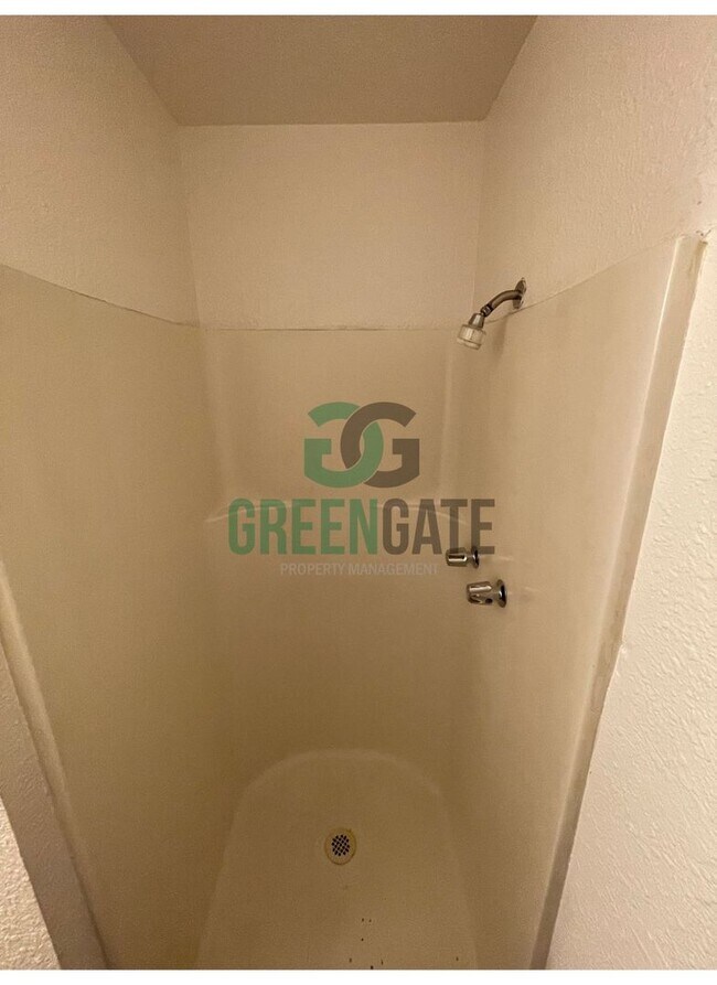 Building Photo - 3204 Atchison St