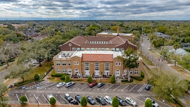 Building Photo - 2525 College St
