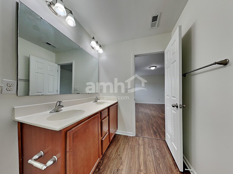 Building Photo - 2619 Bramble Ridge Ct