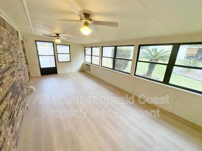 Building Photo - 504 Kelly St