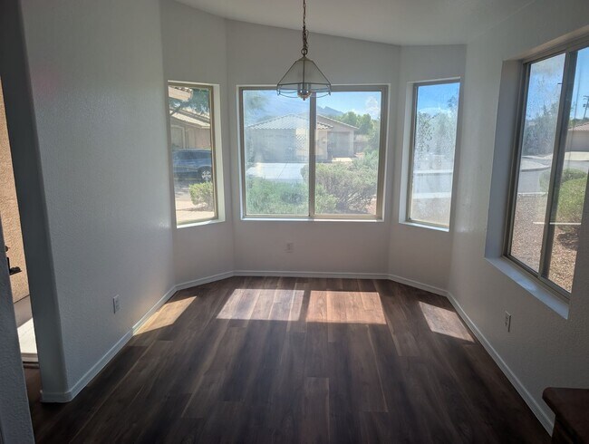Building Photo - Great Northwest Tucson Area Location