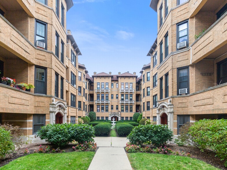 Primary Photo - 1335 W Lunt Ave