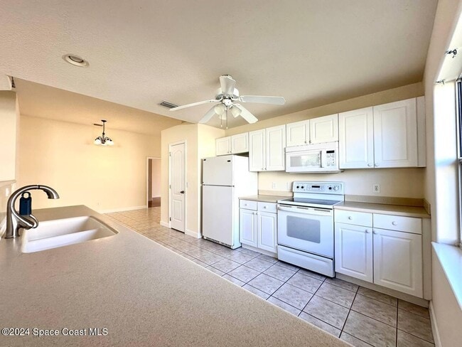 Building Photo - 565 Limerick Dr