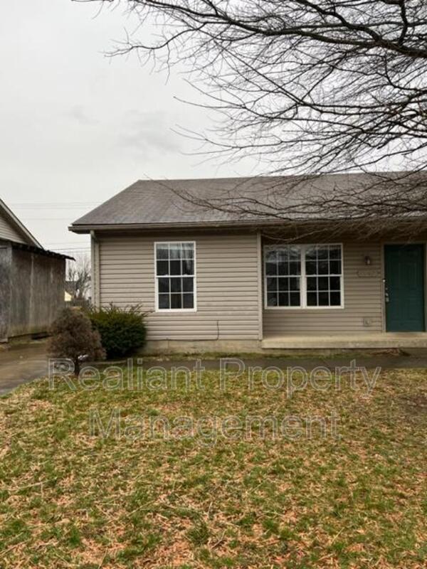 Building Photo - 1007 Pinoak Dr