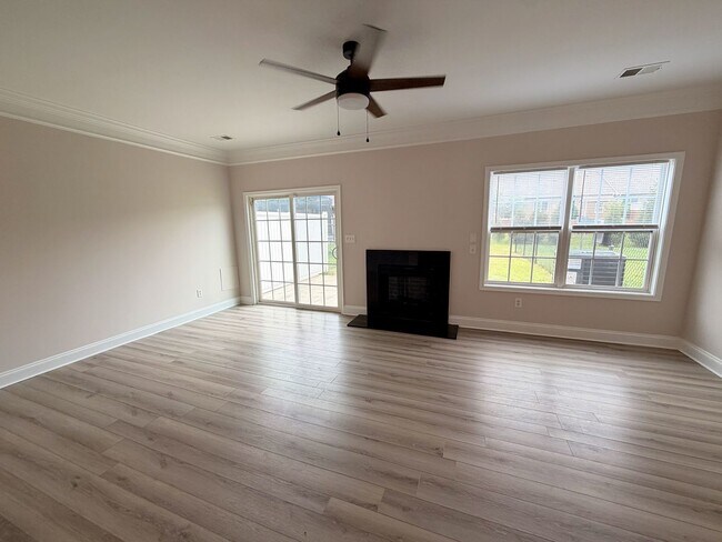 Building Photo - 208 Whitley