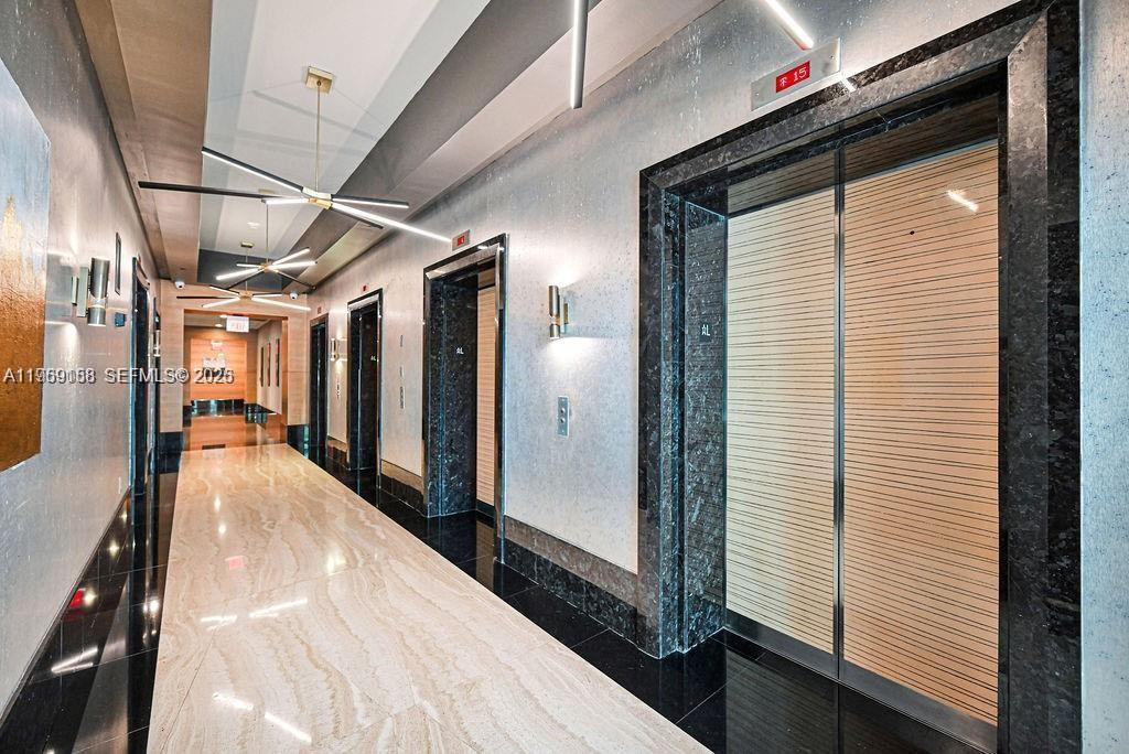 Lobby - 950 Brickell Bay Dr
