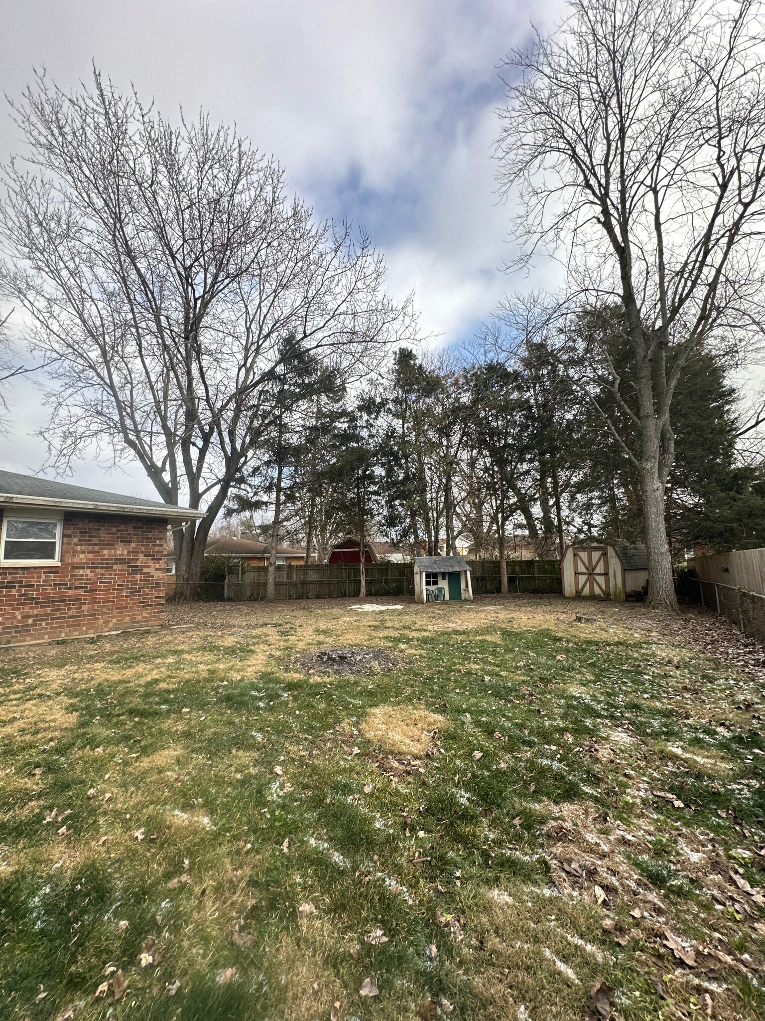 Building Photo - 991 Deerfield Ct