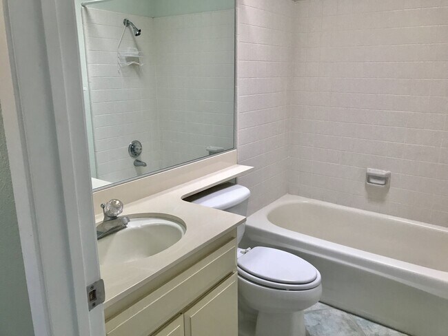 Building Photo - 2273 Los Patos Dr