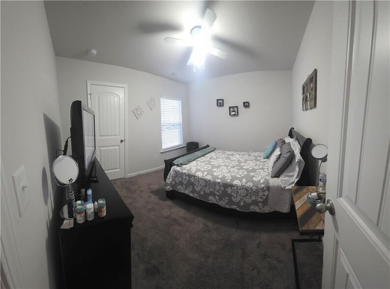 Building Photo - 4768 Rdg Vly Dr