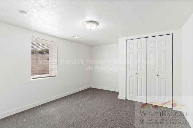 Building Photo - 5195 S 300 W