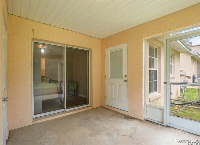 Building Photo - 835 E Rembrandt Way