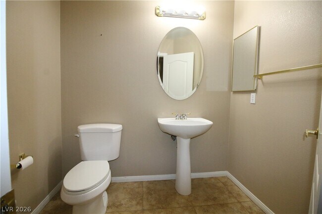 Building Photo - 1520 Vía Cassia