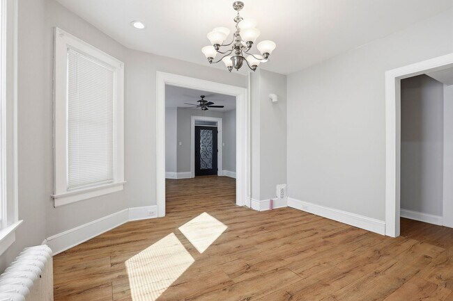 Building Photo - 5 Bedroom House in Manitowoc