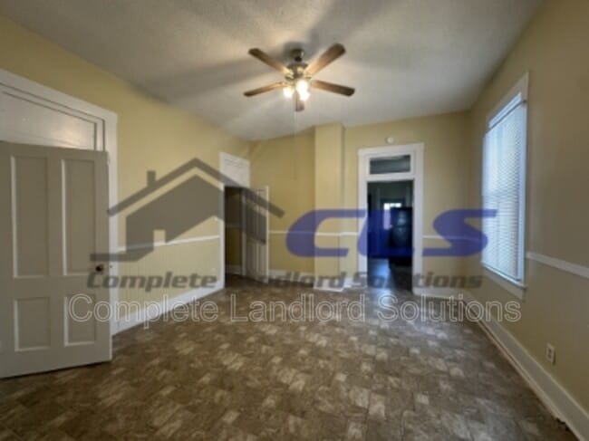 Building Photo - 1009 S 8th St