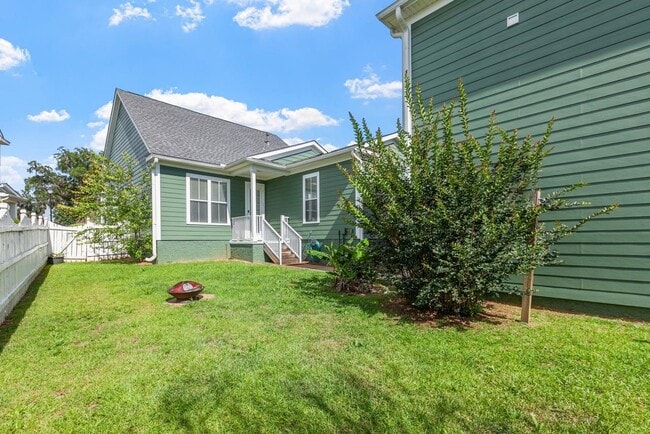 Building Photo - 3034 Cummings Ave