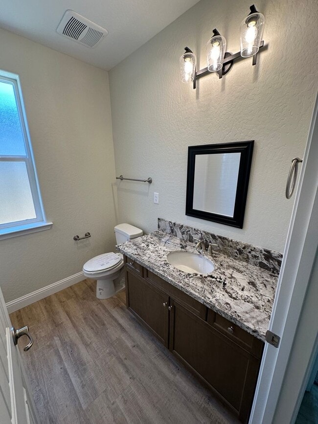 Building Photo - Brand new home in Kerman Ca