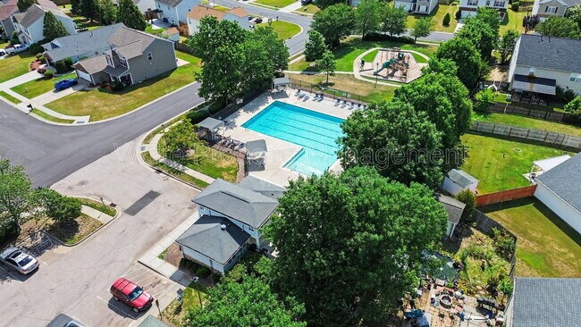 Building Photo - 1820 Meadow Crossing Dr