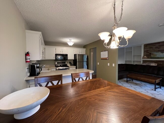 Building Photo - 2497 Copper Cliff Trail