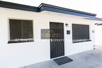 Building Photo - 3417 E Windsor Ave