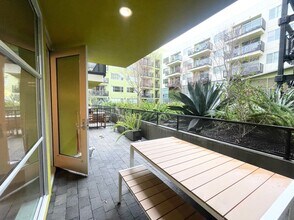 Building Photo - Dogpatch: Exceptional 1 Bed 1.5 Bath Condo @ Esprit Park with Garage Parking and Storage