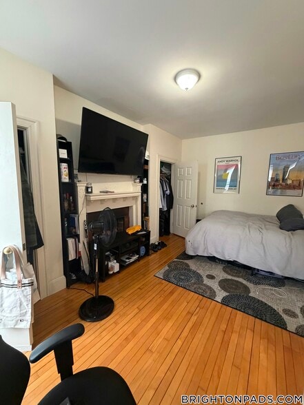 Building Photo - 15 Wallingford Rd